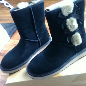 New Koolaburra Victoria UGGS